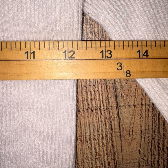 Abercrombie & Fitch Beige V-Neck Cardigan - Picture 5 of 8